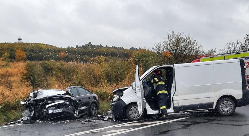 Baleset Kolozsváron: hat embert, köztük két kiskorút szállítottak kórházba