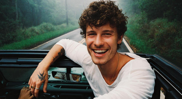Instagram-hivatalossá tette a kapcsolatát Shawn Mendes