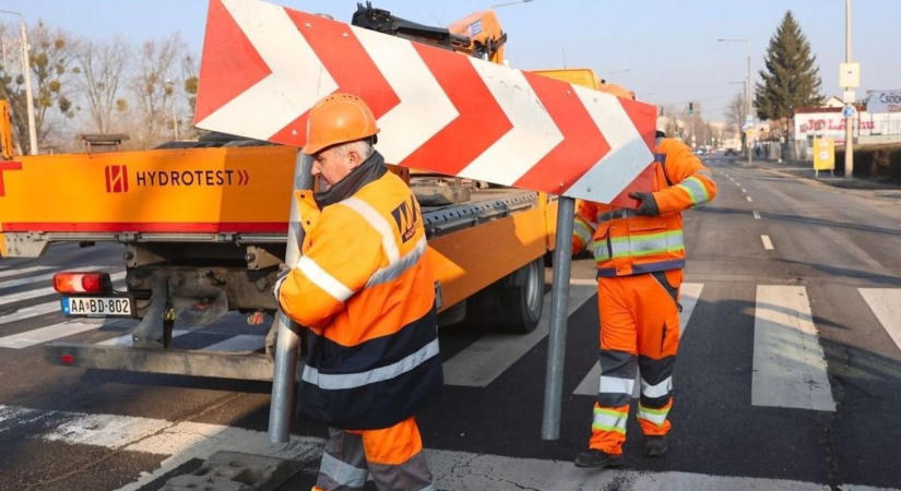 Útlezárás nehezíti a közlekedést Pécsen, több buszjáratot is érint
