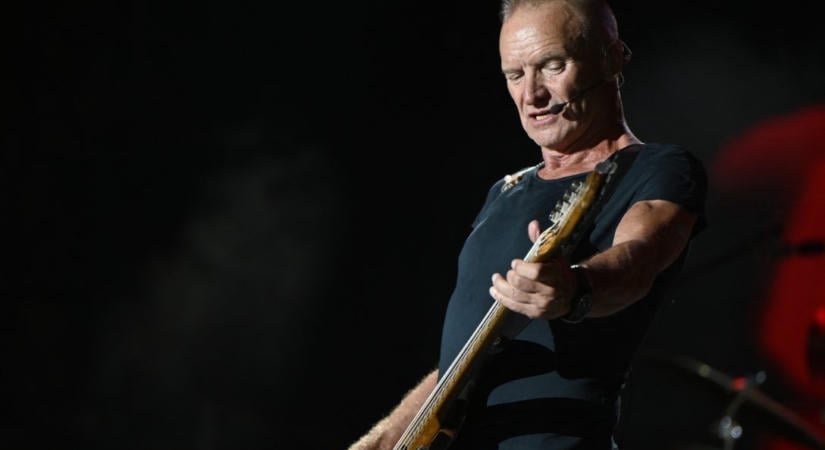 A csíkos pulóveres irodalomtanár, akit az új hullám repített a csúcsokra – Sting 75