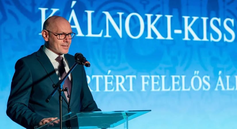 A Fideszre hivatkozva törvénnyel avatkozik be a kormány a sportklubbok életébe