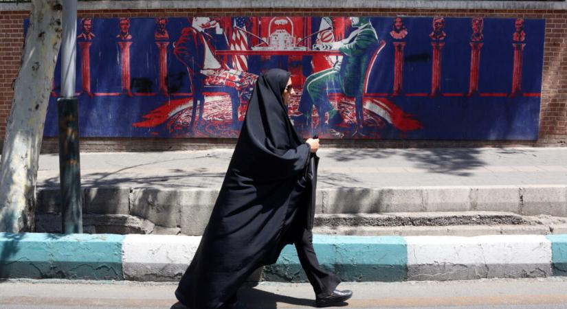 Irán amerikai támaszpontokat támadott Kuvaitban és Bahreinben