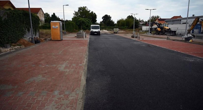 Célegyenesben a marcali Lidl parkolója: napokon belül átadhatják?