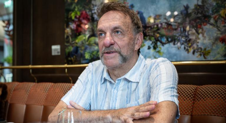 „Garantálom, hogy sokan fognak sírni” – Oscar-díjas zeneszerző dolgozott Szabó István sztárokkal teletűzdelt új filmjén