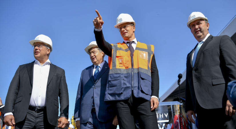 Egyetlen ágazat tudott nőni az Orbán-kormány 1750 milliárdos újraiparosítási programja alatt, az is minimálisan