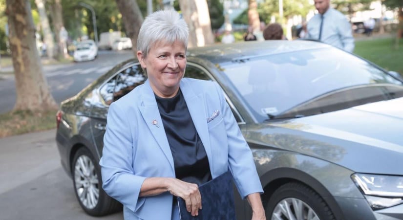 57 millió a Debreceni Egyetem alapítványától: Lannert Judit válaszolt Rétvári vádjaira