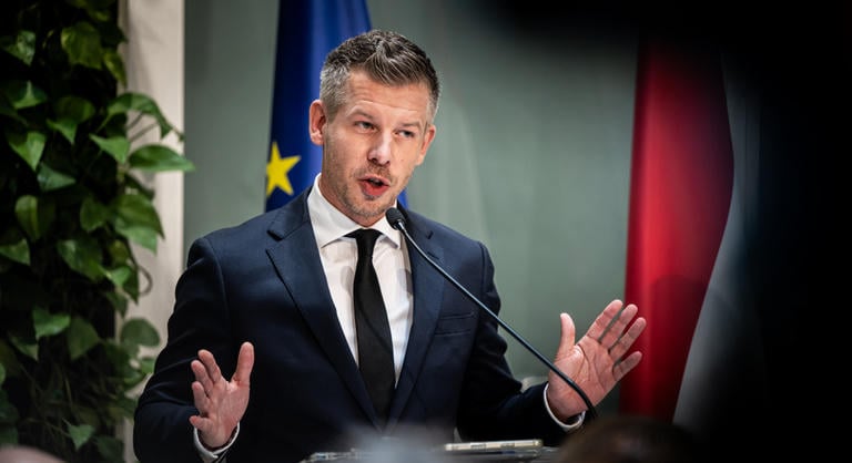 Magyar Péter: Miért a maffiózó politikusok jogaiért siránkozik a Fidesz és a KDNP?