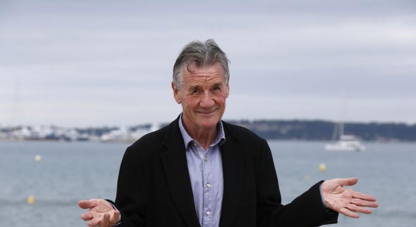 Michael Palin elcsúszott a fürdőszobájában és összetörte magát