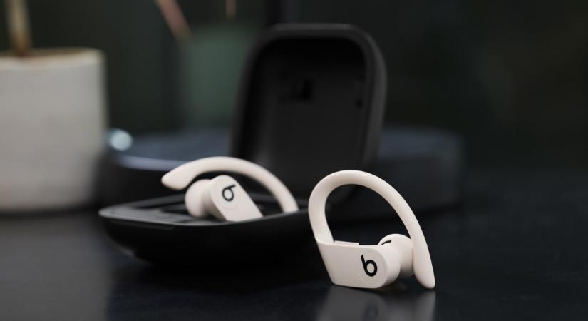 Töltési hiba miatt perelték be az Apple-t