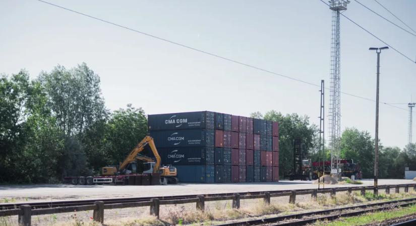 3,5 kilométeres magánút építésével vinnék a BYD-gyárból az autókat a dorozsmai vasútállomásra
