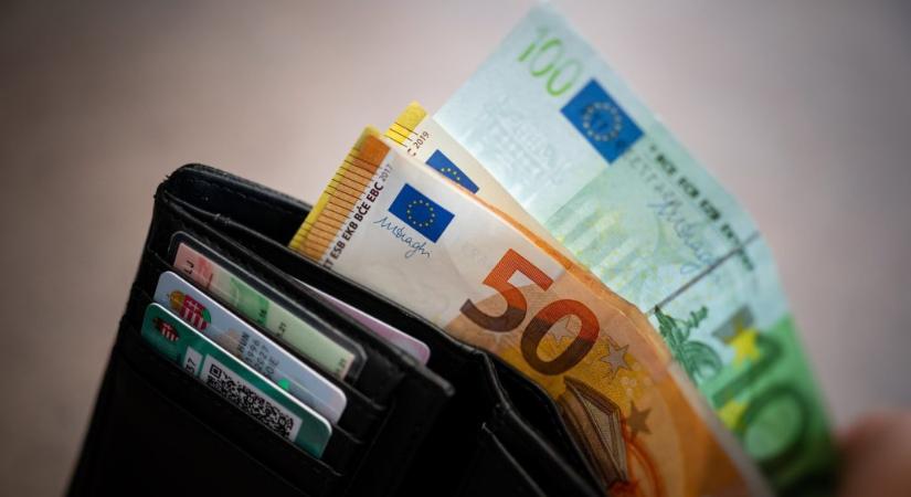 Háromhavi csúcsra ugrott a forint