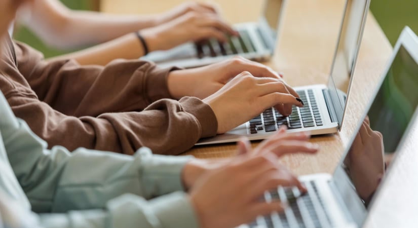 Elindult az igénylés, nekik jár ingyen laptop