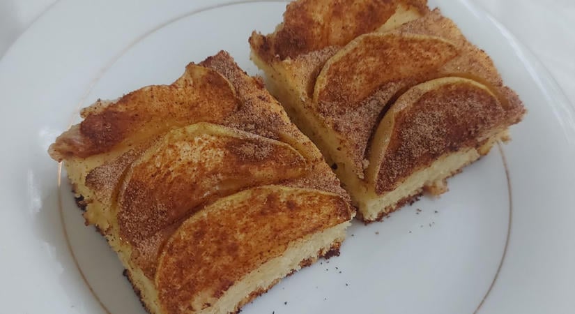 Kefires-almás bögrés süti, ami másnap is ugyanolyan szaftos