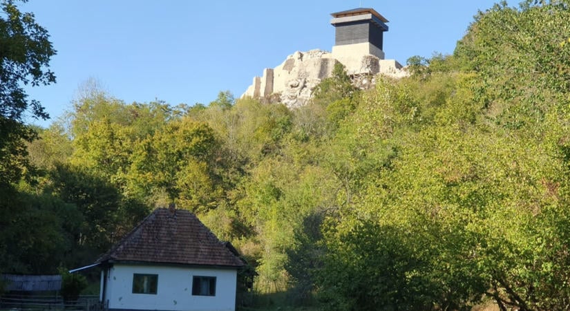 Újjászületett Sólyomkő-vár: uniós pénzből restaurálták az erdélyi fejedelmek bihari sasfészkét