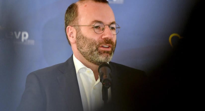 Manfred Weber: Jelenlegi formájában el kell felejteni a tűzfalat