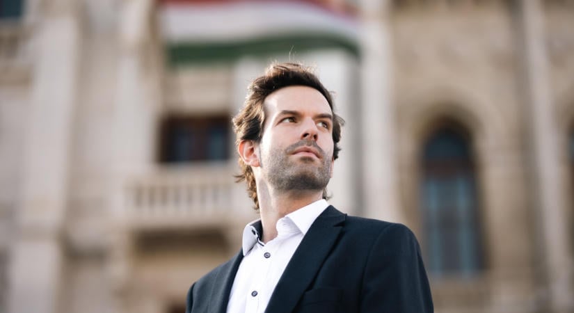 Fekete-Győr András kilépett a Momentumból, önálló országjárásba kezd