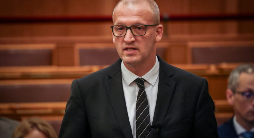 Tarr Zoltán szerint Vidnyánszky hazudik a menesztésével kapcsolatban