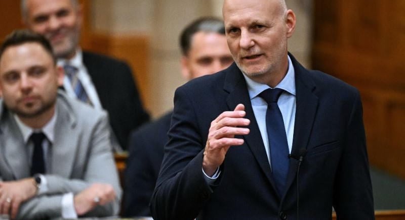 Kiborult a bili: újabb brutális túlárazások miatt tesz feljelentést Tanács Zoltán minisztériuma