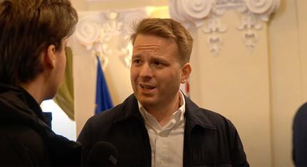 Három hónapra kitiltották Bohár Dánielt a Parlamentből