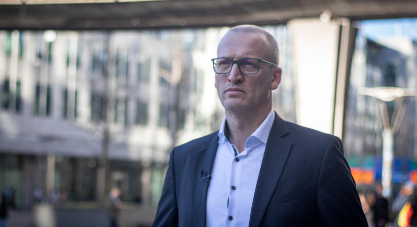 Áramlik vissza a közpénz a Hankó Balázs által favorizált NER-kegyeltektől