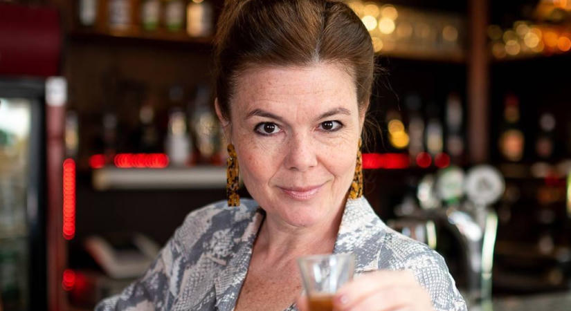 A mi kis falunk 59 éves színésznője bikiniben: Györgyi Annának ennyire jó az alakja