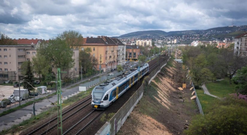 Eltünt néhány lassújel - gyorsul a vasuti közlekedés