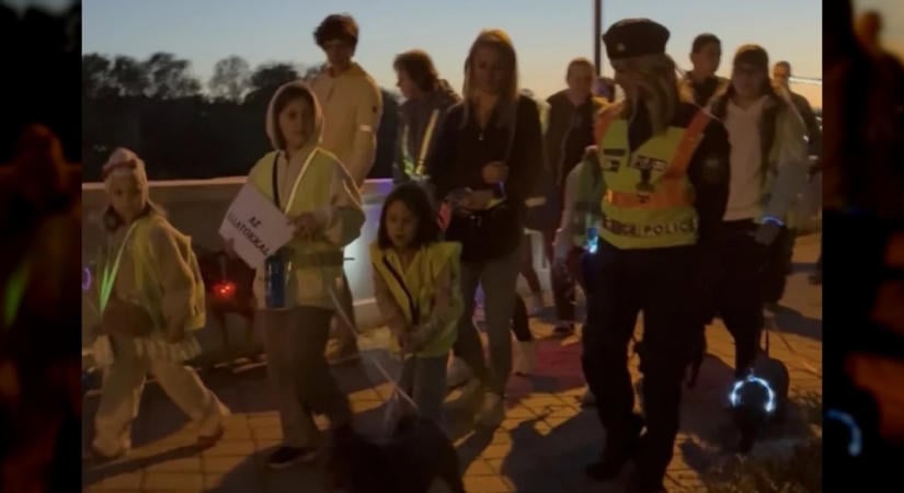 Harmadszor rendeztek közös kutyasétáltatást a szolnoki rendőrök a felelős állattartás jegyében