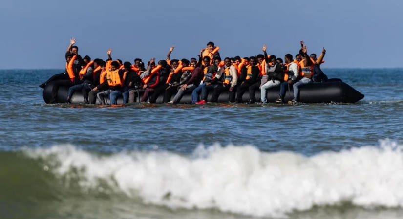 Tiltakozások és összecsapások egy brit tengerparti városban a migránsok érkezése miatt