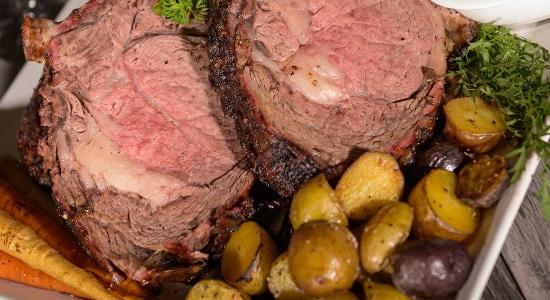 Marhaborda nyárson - a forgó tűz fölött lassan érő ünnepi húsdarab