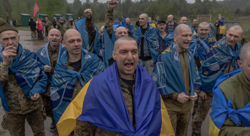 Rendszeresen kínozzák az oroszok az ukrán hadifoglyokat