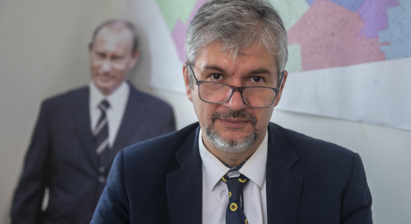 Hadházy: egy NER-es cégnek 287 milliót adtak egy kamu app kifejlesztésére