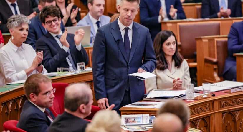 Magyar Péter Facebook-kommentben esett neki az ügyészségnek