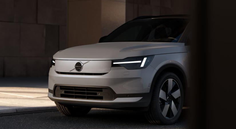 Három Volvo frissül egyszerre