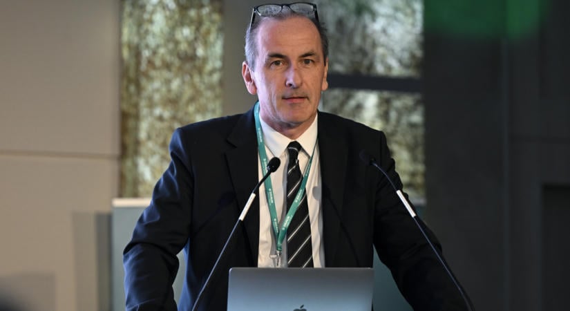 Hegedűs Zsolt: transzparencia kell a társadalom bizalmának megszerzéséért