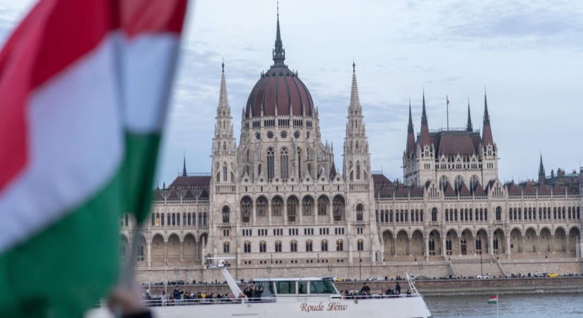 Magyar Péter felszólalásával kezdődik a parlamenti nagyüzem: napirenden a Szuverenitásvédelmi Hivatal, a költségvetés módosítása és egy visszadobott törvényjavaslat is