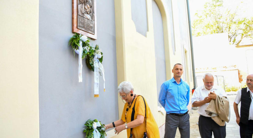 Ruha István hegedűművész előtt tisztelegve avattak emléktáblát Szatmárnémetiben