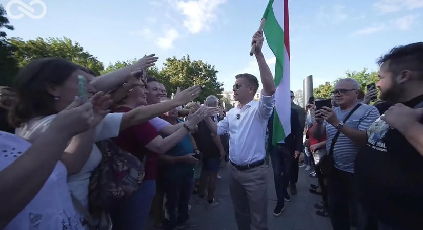 Pécsen folytatja országjárását Magyar Péter