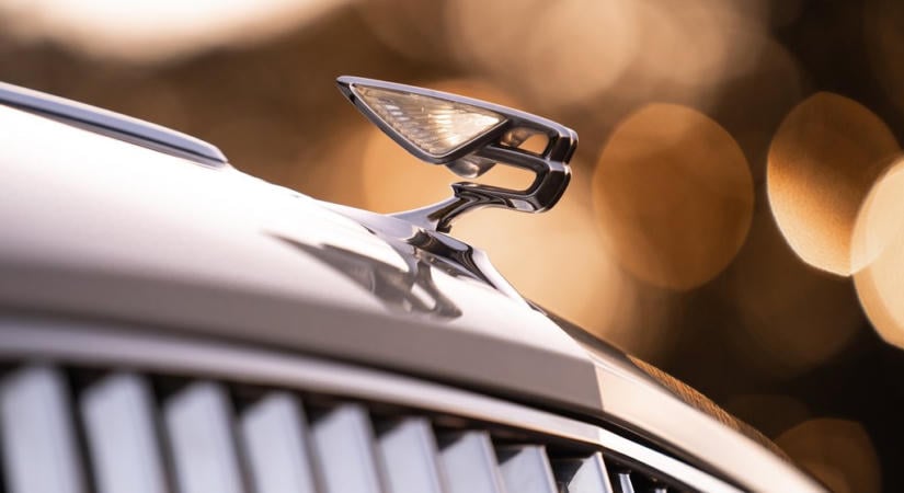 Első villanyautójának lendületével dobta el korábbi terveit a Bentley