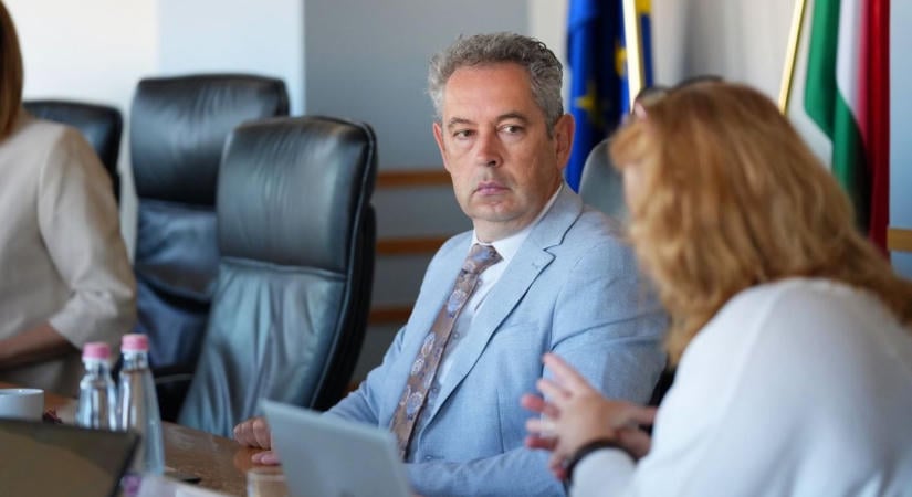 Politikai lépések a Balatonért és a Hévízi-tóért – a térség képviselői gőzerővel dolgoznak a megoldáson