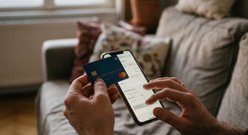 CIB bankszámla külföldi webáruházakhoz: hol jelenhet meg árfolyam- vagy devizaváltási felár?