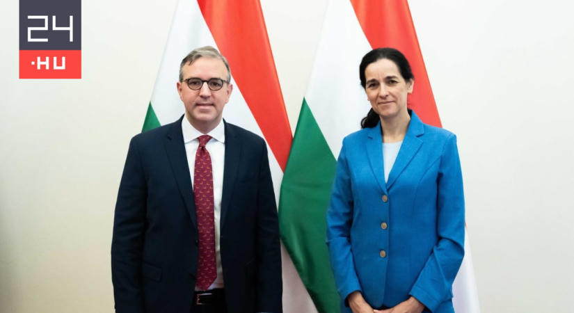 Lemondott a Külügyi Intézet vezetője