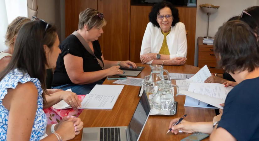 Kókayné Lányi Marietta: az iskolaigazgatók nem irodát, hanem közösséget vezetnek