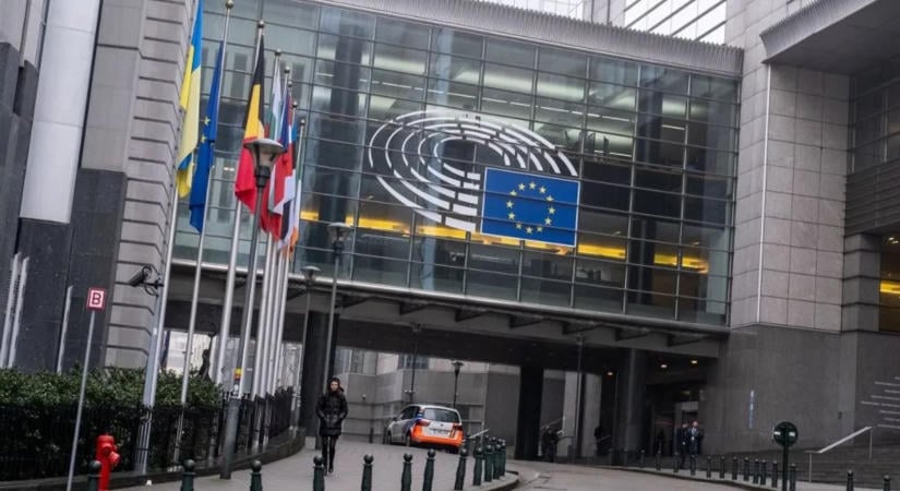 Botrány az Európai Parlamentben – eltávolította az izraeli zászlót egy képviselő