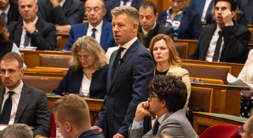 Magyar Péter: A szuverén külpolitika része, hogy a miniszterelnök válaszol az ukrán külügyminiszter „bántó és igaztalan szavaira”
