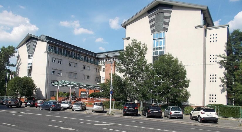 Leszúrta magát egy beteg a Szent Imre kórházban