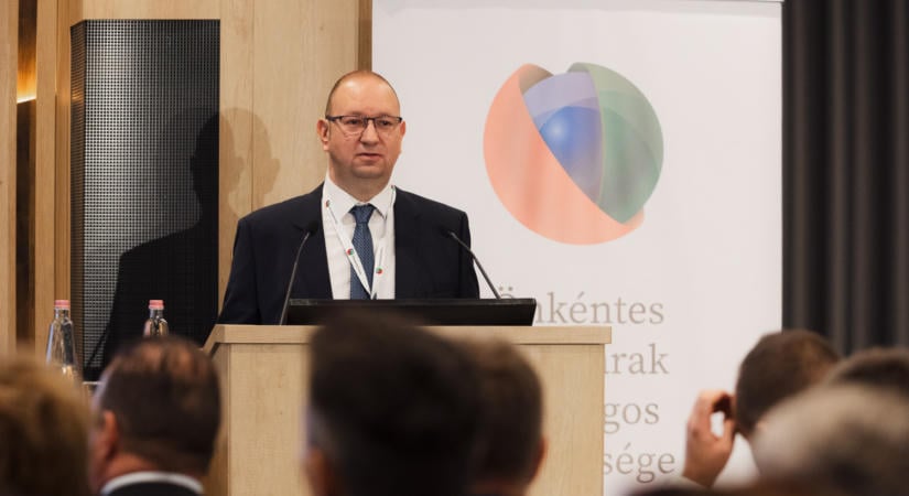 Asztalra csapott a nyugdíjszakma: teljesen újra kell gondolni a kedvelt megtakarítások piacát