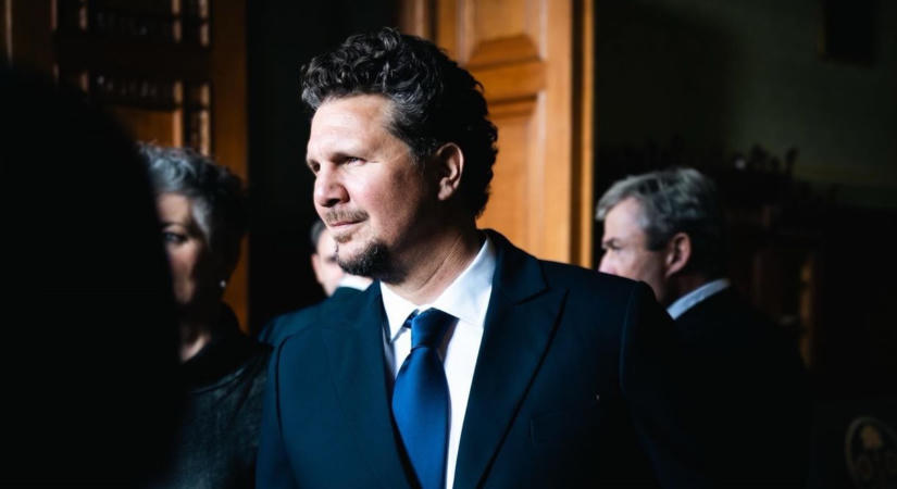 Átadta az új kulturális rendszerről szóló szakmai javaslatcsomagját a Magyar Színházi Társaság Karácsony Gergelynek és Nagy Ervinnek