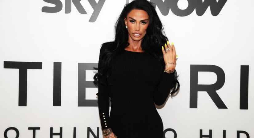 Katie Price megmutatta új, még hatalmasabb melleit a londoni divathéten – Natasha Zinko x OnlyFans bemutatóján