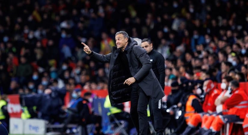 A PSG lecsapna a Manchester United fiatal tehetségére, akiért 62 millió eurót fizettek az angolok