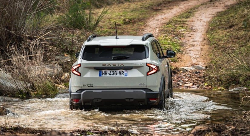 Gyalogolhatnak az illegális brit offroadozók